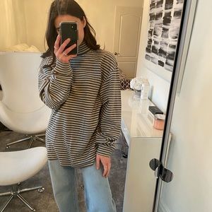 VINTAGE TOMMY HILFIGER SWEATER